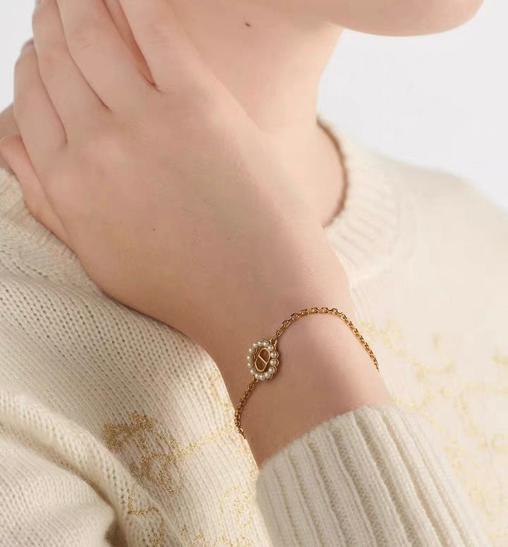 Dior Petite Pearl Necklace Bracelet