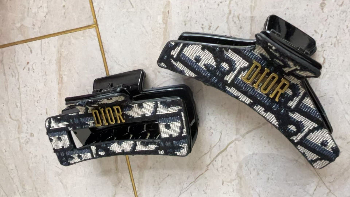 Dior Letter Hair Clip Set (2Pcs)