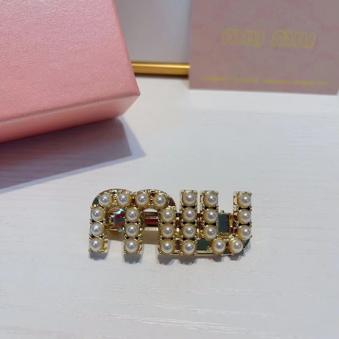 Miu Miu Pearl Hair Clip (3Pcs Total)