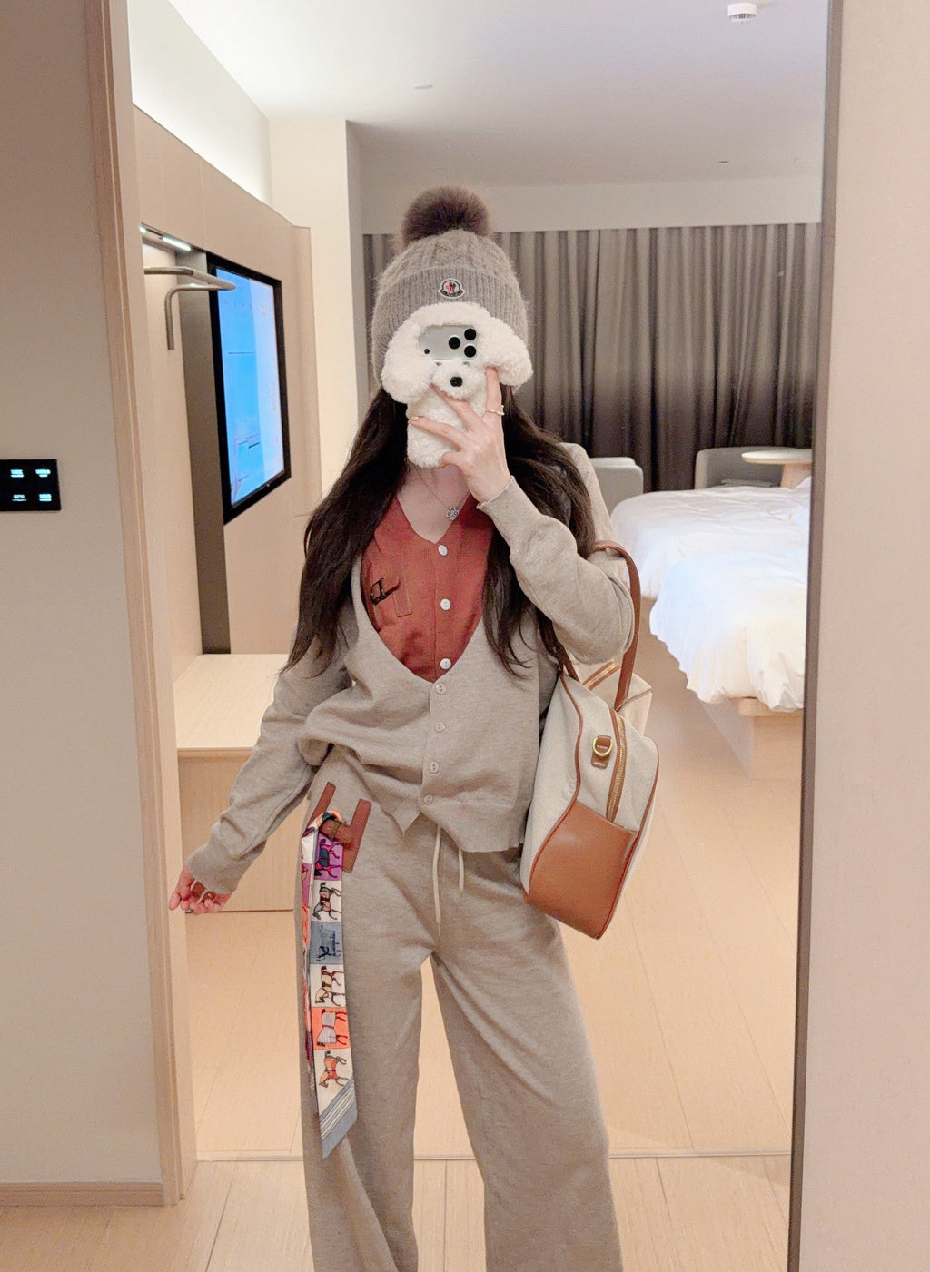 Hermes Causal Knitted Suit (With Scarf)