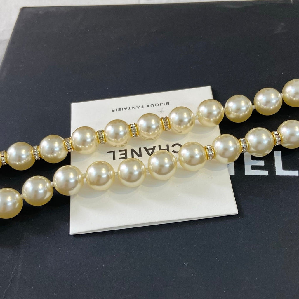 Chanel Pearl Sweater Chain